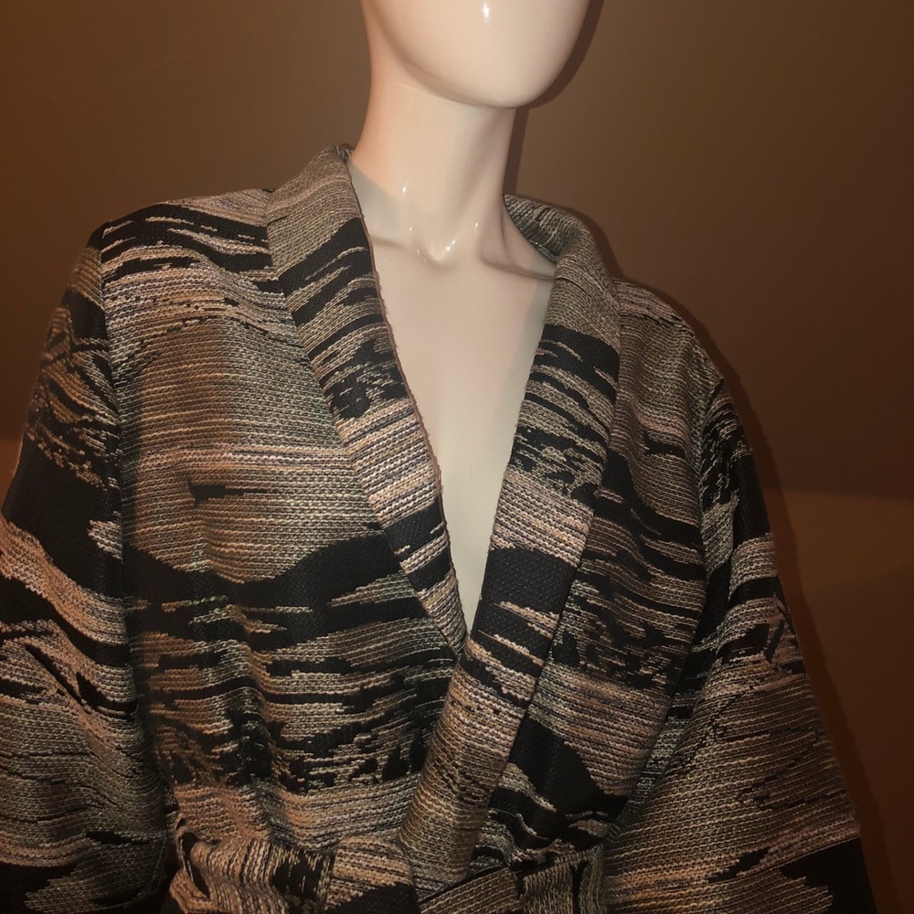 Textured light weight jacket - Picture 2 of 3